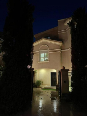 Villa Grand residence Auc شارع ال 90